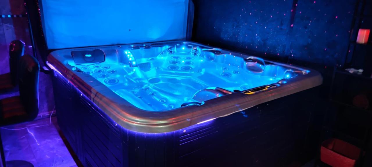 Couette-café Loft Romantique Hammam Privatif Playroom *