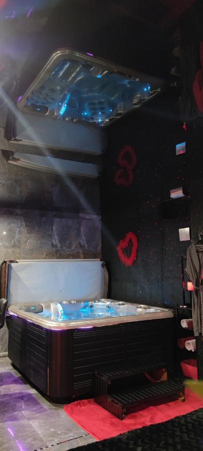 Couette-café Loft Romantique Hammam Privatif Playroom Grenoble